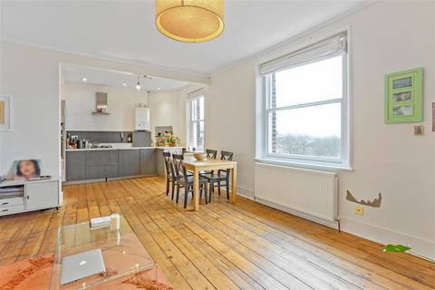 Second Floor Flat, 19 Carleton Road, London, N7 0QZ