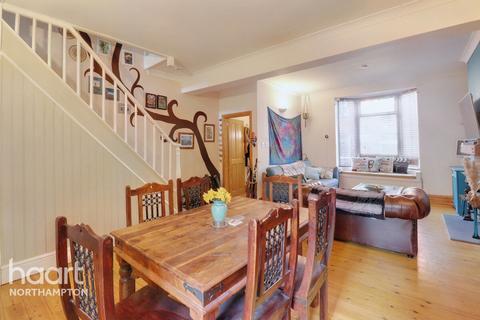 31 Beaconsfield Terrace, Northampton, NN1 3ES