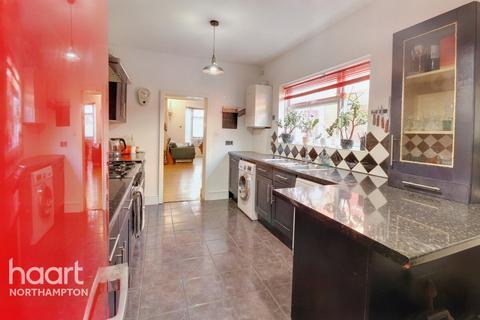 31 Beaconsfield Terrace, Northampton, NN1 3ES