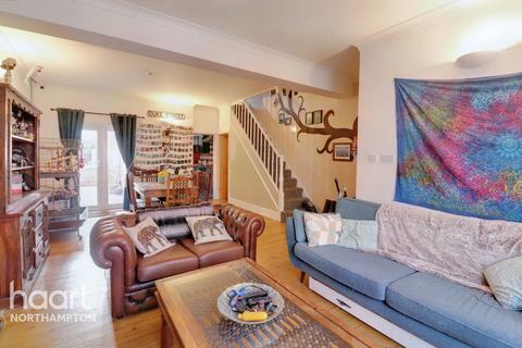 31 Beaconsfield Terrace, Northampton, NN1 3ES