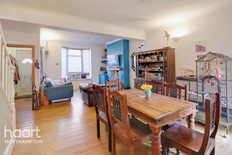 31 Beaconsfield Terrace, Northampton, NN1 3ES