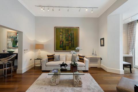 3 bedroom maisonette for sale - Halkin Street, London, SW1X