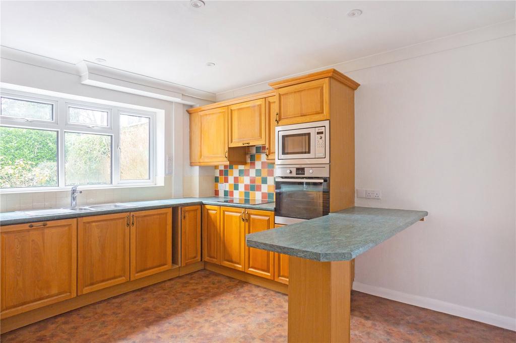 Dove Park, Chorleywood... 4 bed detached house £1,295,000