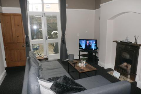 1 bedroom ground floor flat to rent, Bath Road, Buxton SK17