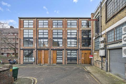 Flat 1, 14 Dolland Street, London, SE11 5LN