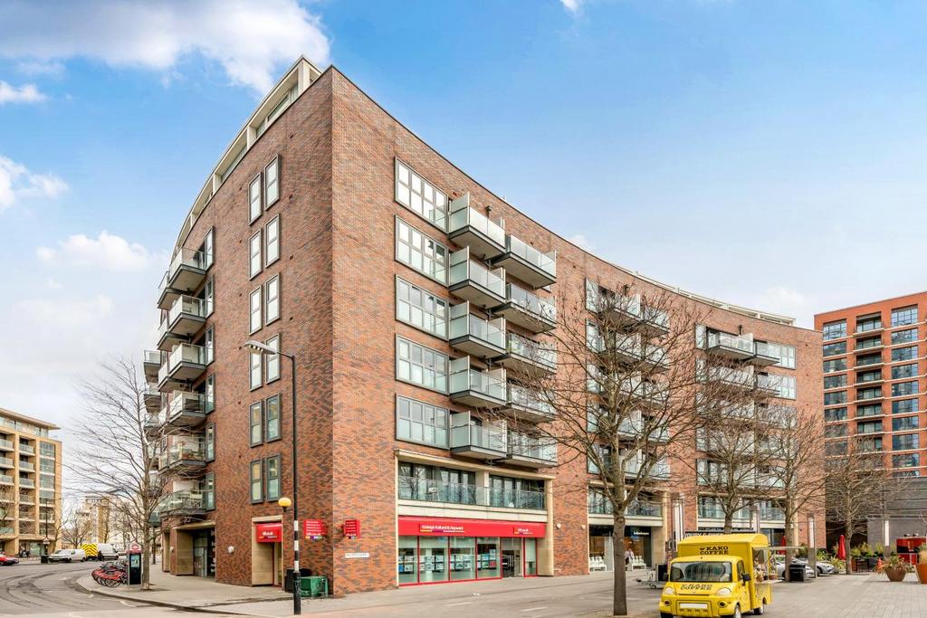 Surrey Quays Road, London 2 bed flat for sale £575,000