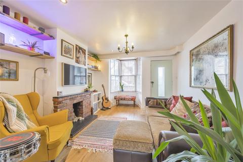 3 bedroom terraced house for sale - St James Avenue, Farnham, Surrey, GU9