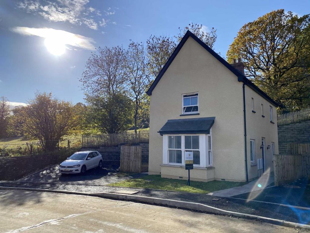 Sycamore Road, Blaenavon, Woodland View 3 bed detached house £975 pcm