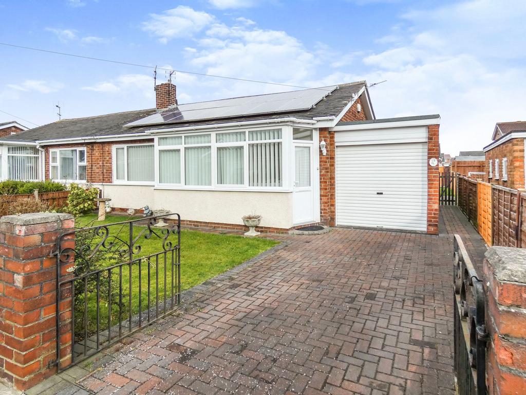 Heatherlea Gardens, Choppington... 2 bed bungalow £160,000