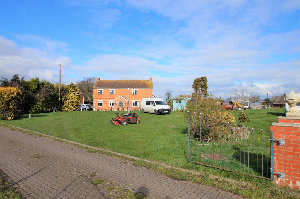 Alstone Lane, Highbridge, Somerset, TA9 3 bed detached house £600,000