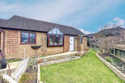 17 Ashbee Close, Snodland, ME6 5HQ