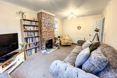 17 Ashbee Close, Snodland, ME6 5HQ