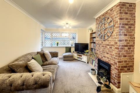 17 Ashbee Close, Snodland, ME6 5HQ