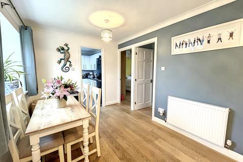 17 Ashbee Close, Snodland, ME6 5HQ