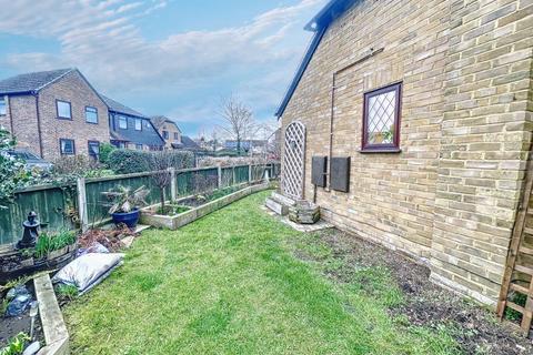 17 Ashbee Close, Snodland, ME6 5HQ