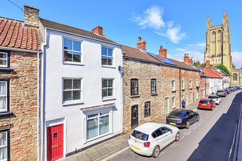 3 bedroom terraced house to rent, St Cuthbert Street, Wells, BA5