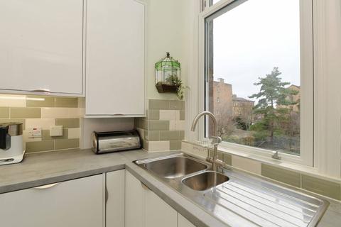 2/2 Summerside Street, Edinburgh, EH6 4NU
