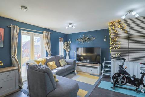 2 bedroom coach house for sale, Hestercombe Close, Superb Coach House - With Garden & Office