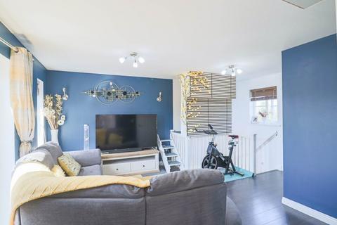 2 bedroom coach house for sale, Hestercombe Close, Superb Coach House - With Garden & Office