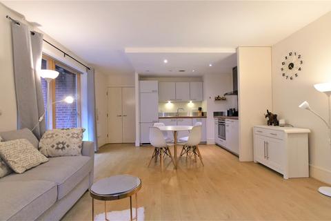 2 bedroom apartment to rent, Lower Chatham Street, Manchester M1