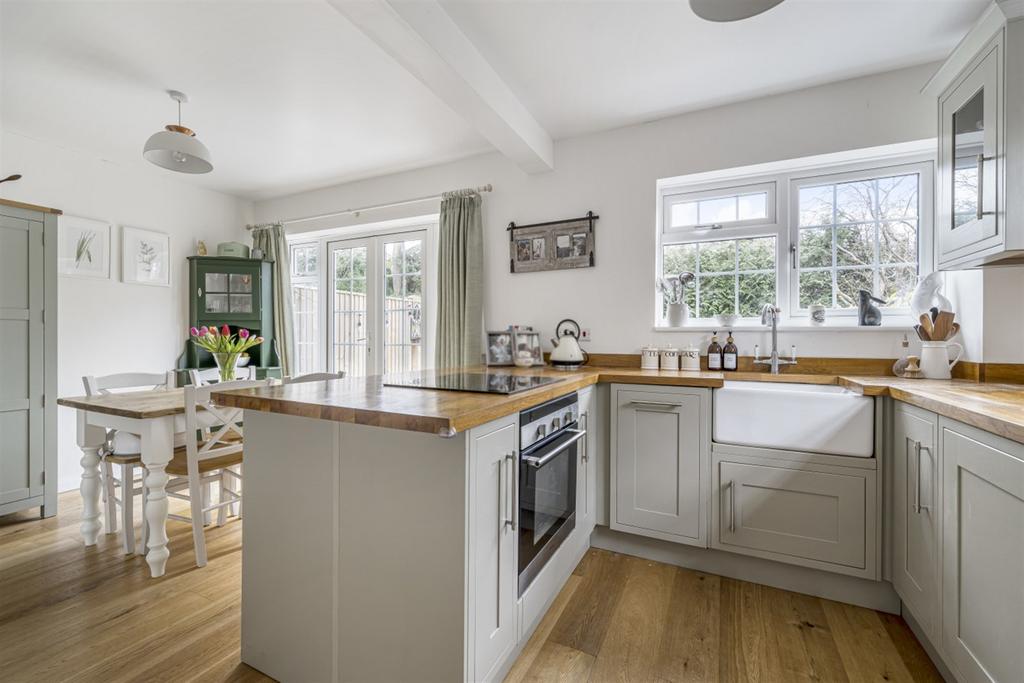 Heathfield Park, Midhurst, GU29 3 bed end of terrace house £425,000