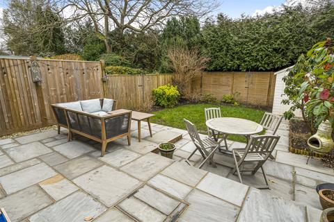 9 Heathfield Park, Midhurst, GU29 9HN