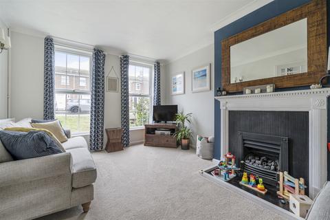 9 Heathfield Park, Midhurst, GU29 9HN