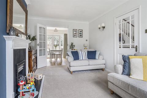 9 Heathfield Park, Midhurst, GU29 9HN