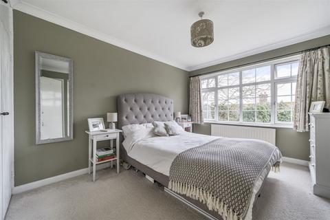 9 Heathfield Park, Midhurst, GU29 9HN