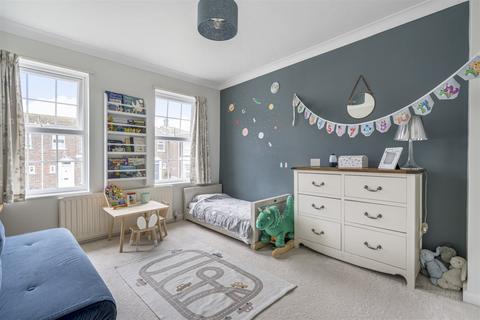 9 Heathfield Park, Midhurst, GU29 9HN