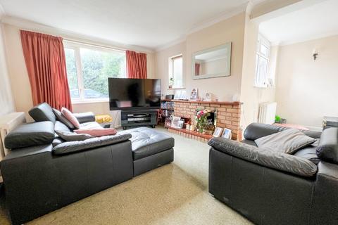106 Blackford Road, Shirley, Solihull, B90 4BX