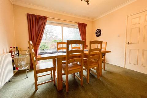 106 Blackford Road, Shirley, Solihull, B90 4BX