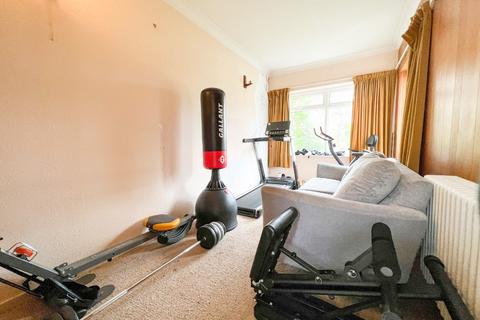 106 Blackford Road, Shirley, Solihull, B90 4BX