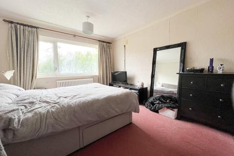 106 Blackford Road, Shirley, Solihull, B90 4BX