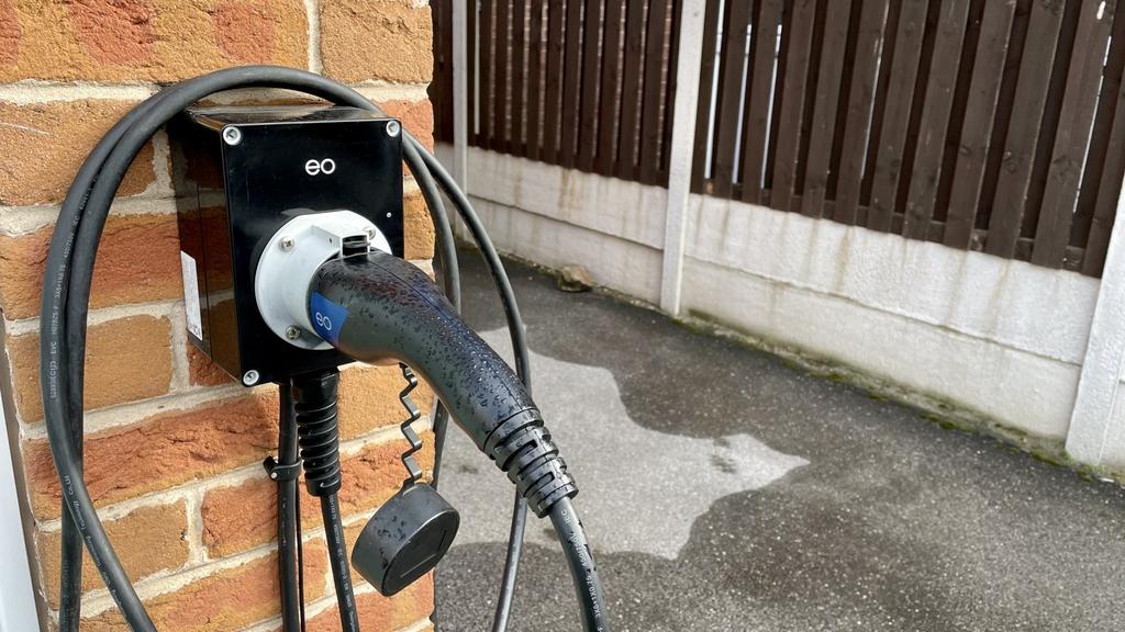 Car pod charging