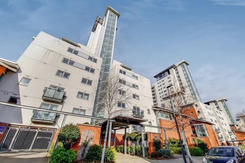 2 bedroom flat for sale - Sark Tower, Thamesmead, London, SE28