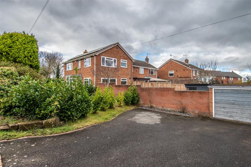 Millfield Road, Bromsgrove, Worcestershire, B61 3 bed link detached