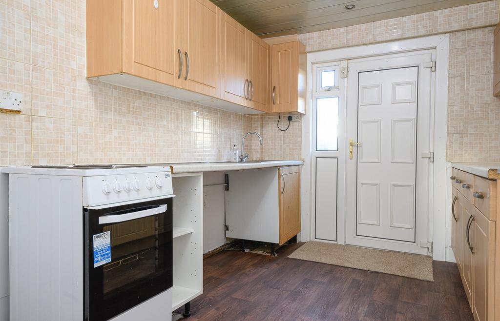 Burns Road, Greenock, PA16 3 bed semidetached house £650 pcm (£150 pw)