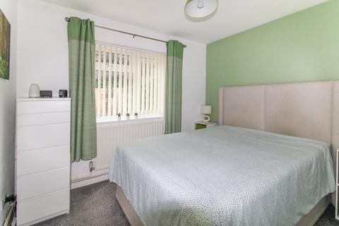 2 bedroom maisonette for sale, Camp Road,  Farnborough , GU14