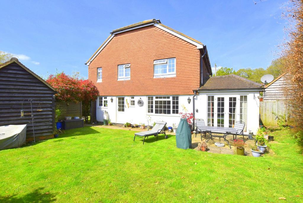 Surrey Gardens, Effingham Junction, KT24 3 bed semidetached house for