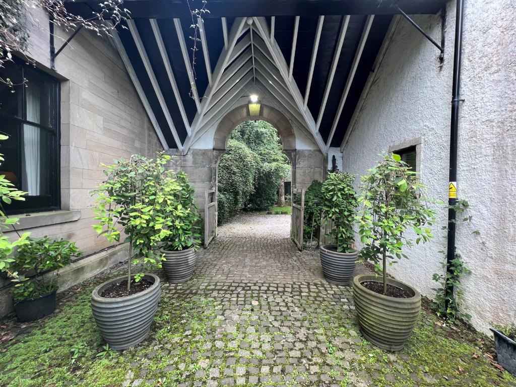 East Overton House, Strathaven, ML10 2 bed penthouse to rent £1,250