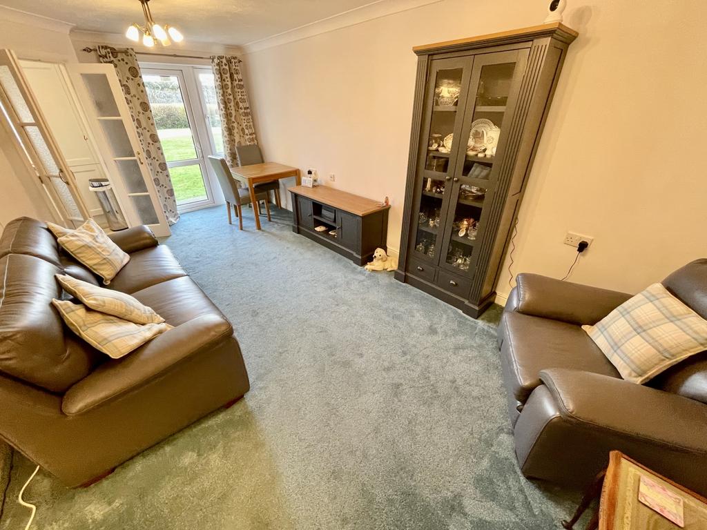Flat 4 Kelburne Court, 51 Glasgow Road, Paisley 1 bed apartment for