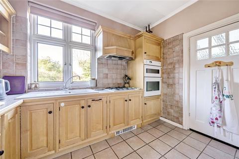 24 Hillside Gardens, Barnet, EN5 2NJ
