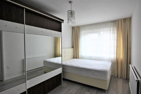1 bedroom flat to rent, Inver Close, London, E5