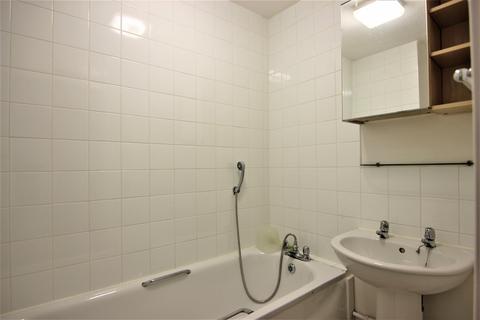 1 bedroom flat to rent, Inver Close, London, E5