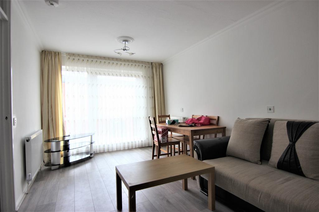 Apartment in Clapton - More