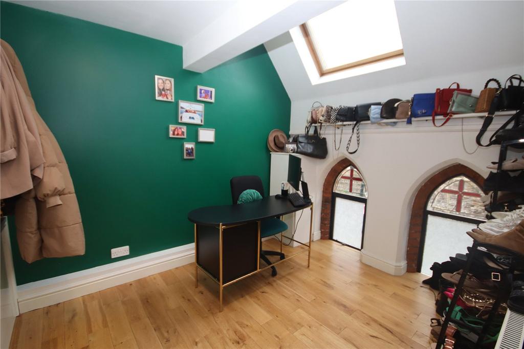 West Hill, Dartford, Kent, DA1 2 bed property £1,400 pcm (£323 pw)
