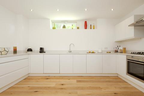58 Wedmore Street, London, N19 4BS