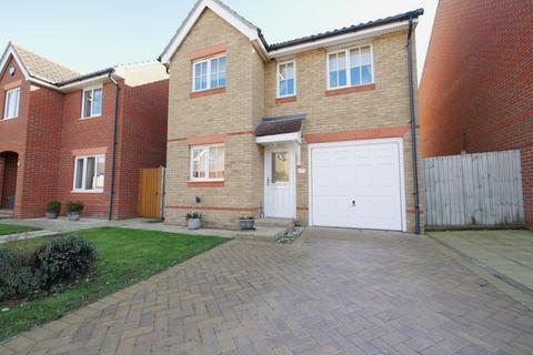 3 bedroom detached house for sale - Forester Close, Pinewood