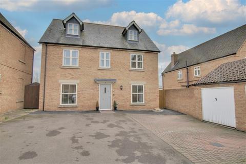 5 bedroom detached house for sale, Hive End Court, Chatteris